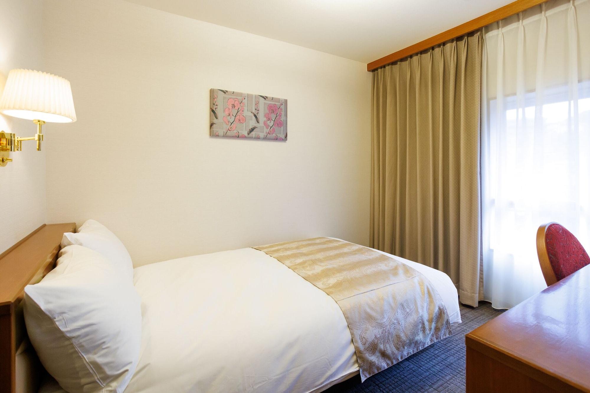 Hotel Wakamizu Такарадзука Экстерьер фото