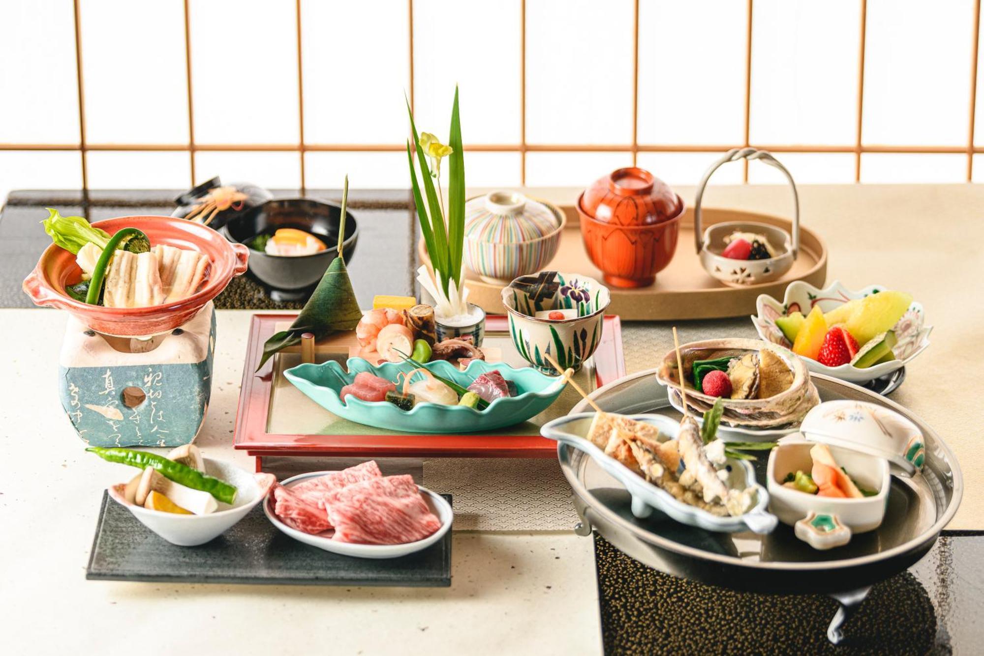 Hotel Wakamizu Такарадзука Экстерьер фото