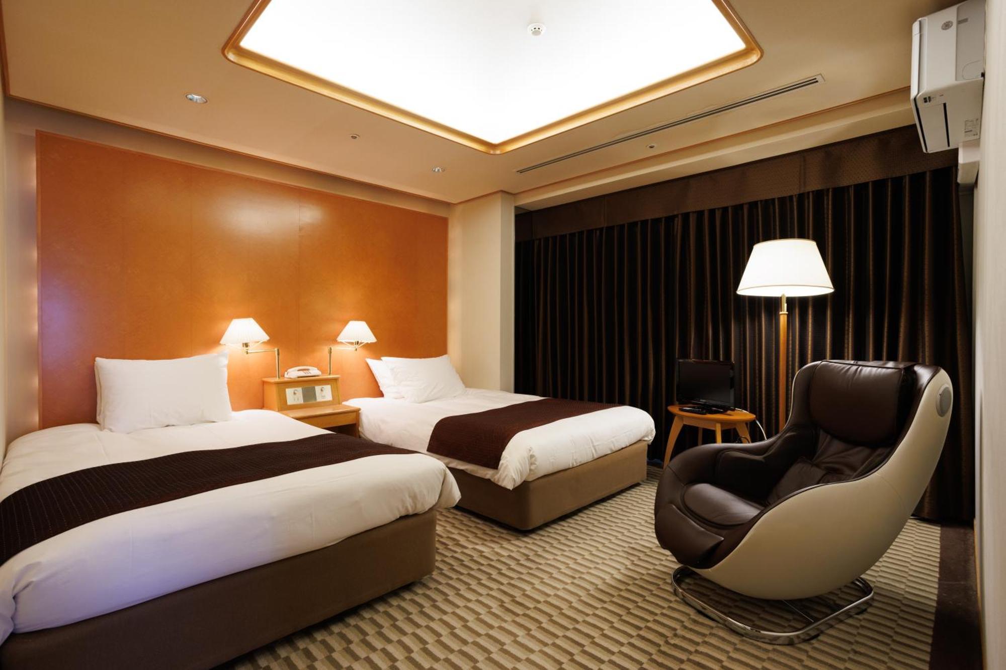 Hotel Wakamizu Такарадзука Экстерьер фото