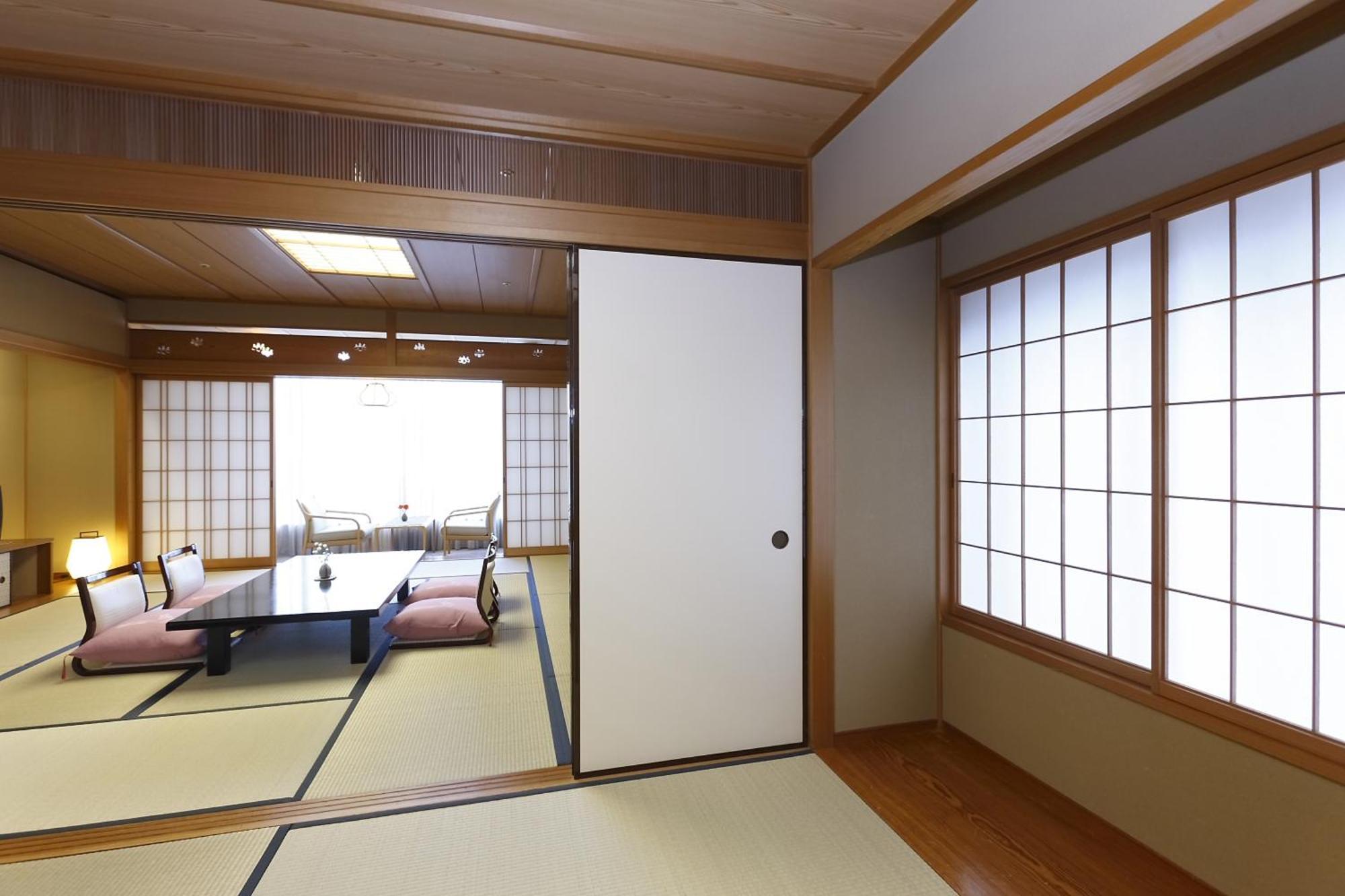Hotel Wakamizu Такарадзука Номер фото