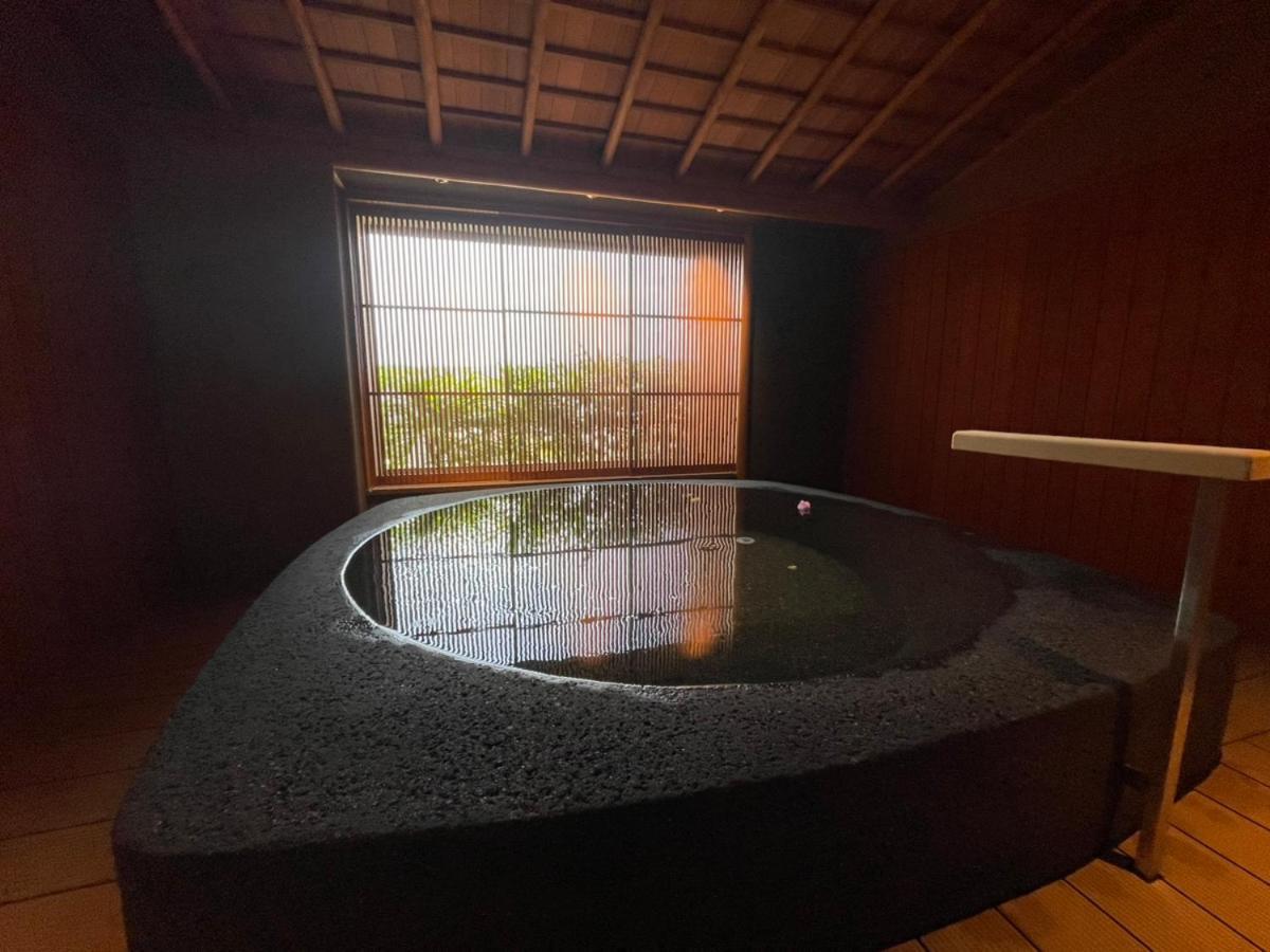Hotel Wakamizu Такарадзука Экстерьер фото